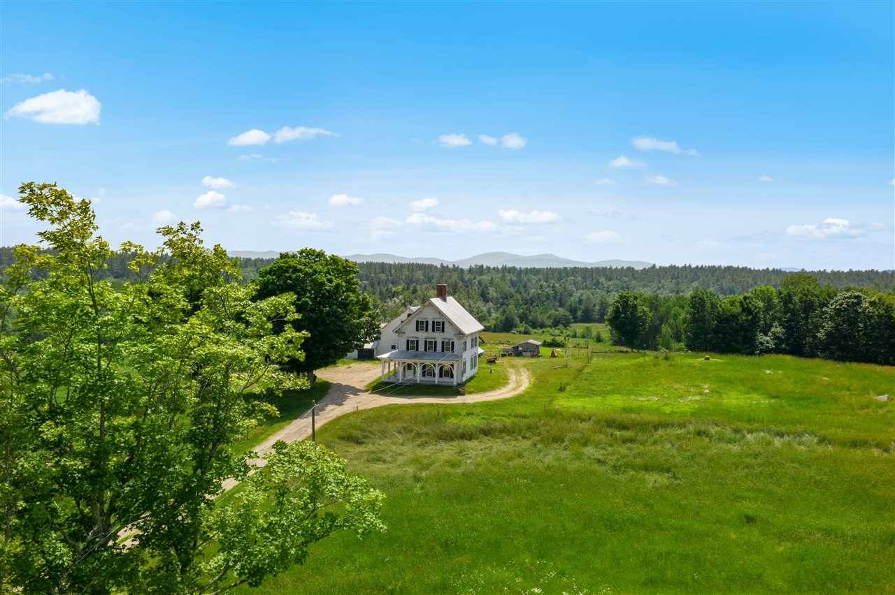 Tuftonboro, NH 03816,70 Middle RD