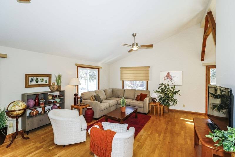 1729 LAUREL CREST, Madison, WI 53705