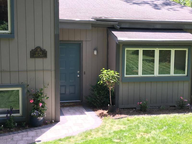 1729 LAUREL CREST, Madison, WI 53705