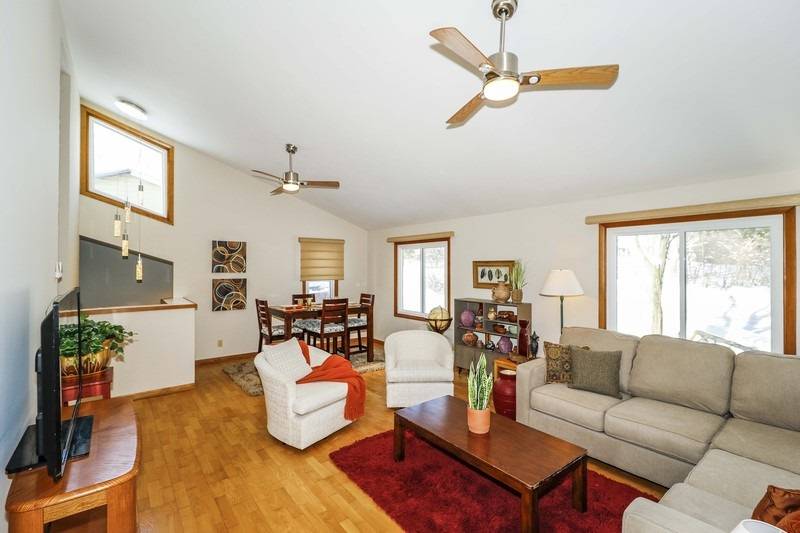 1729 LAUREL CREST, Madison, WI 53705