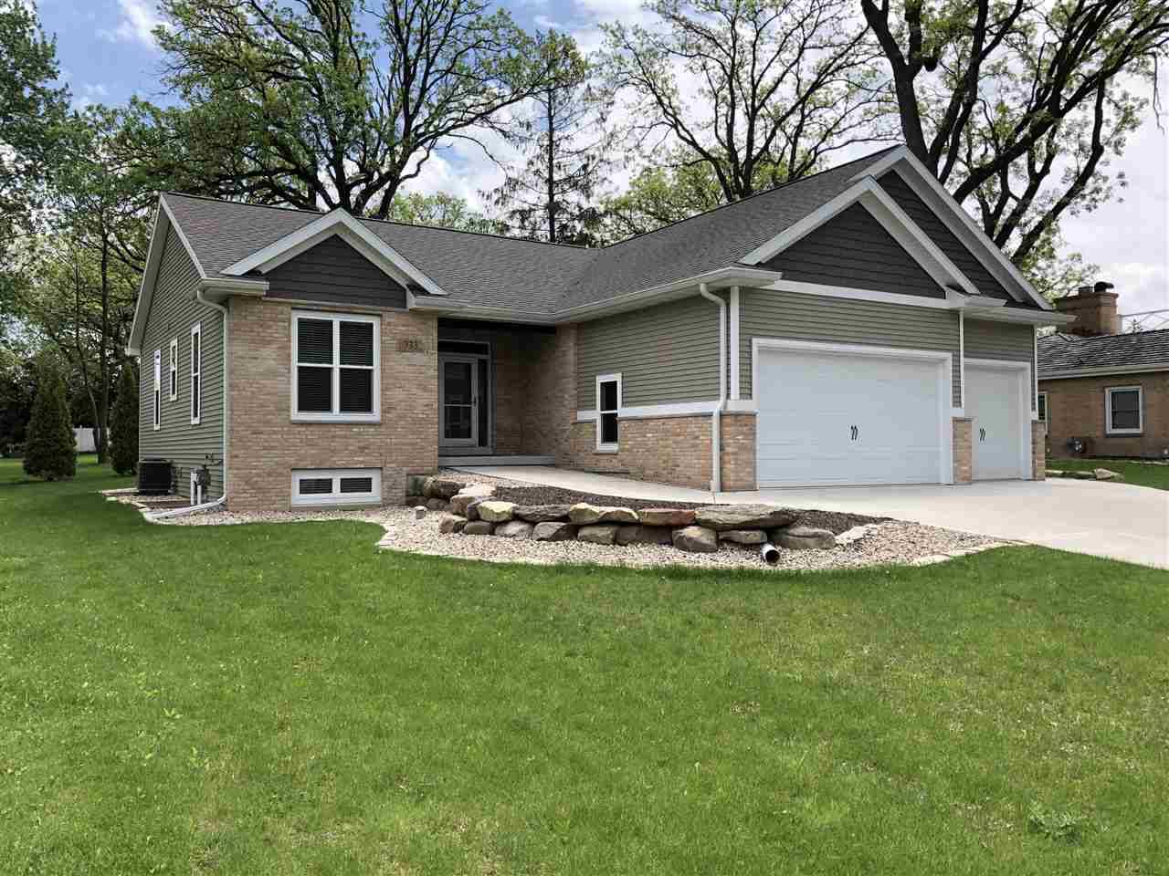 Sun Prairie, WI 53590,733 Woodland Dr