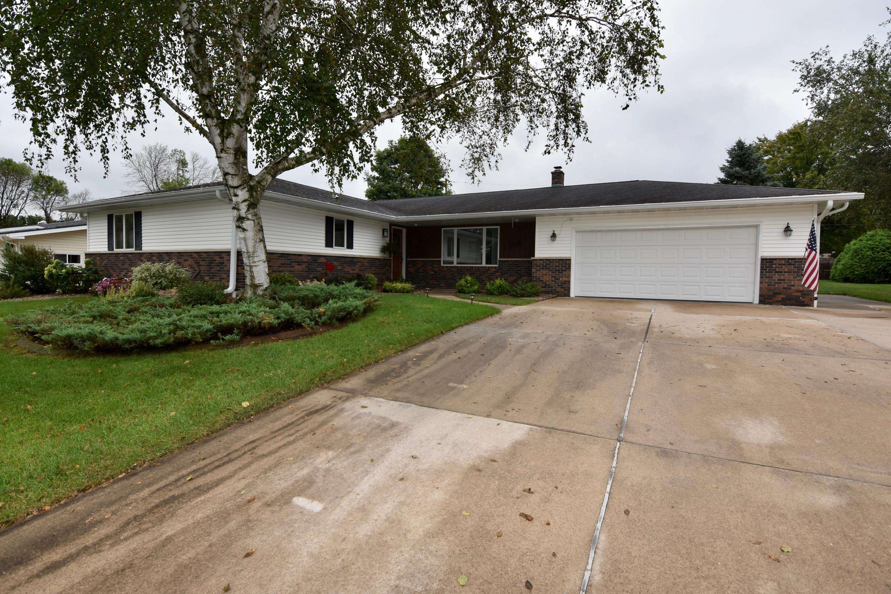 West Salem, WI 54669,483 Lark Ln