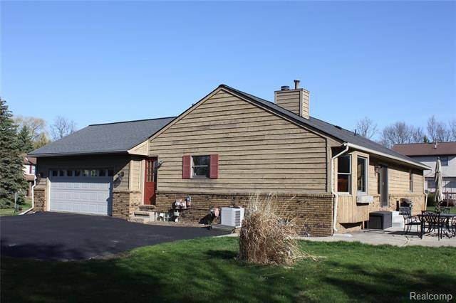 New Hudson, MI 48165,31011 BRAMLEY CIR