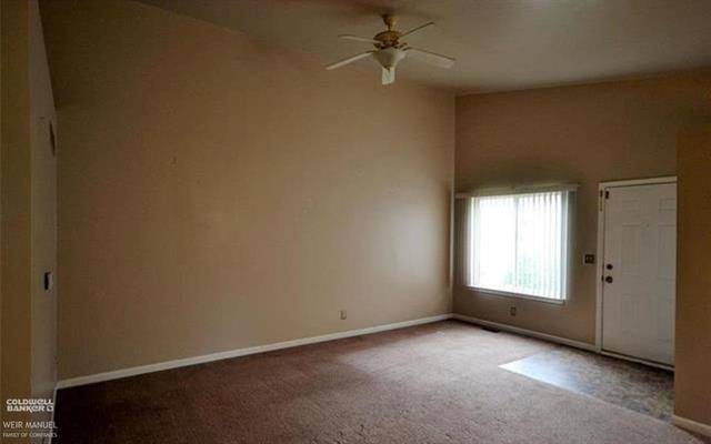 Mt. Clemens, MI 48043,284 N ROSE ST