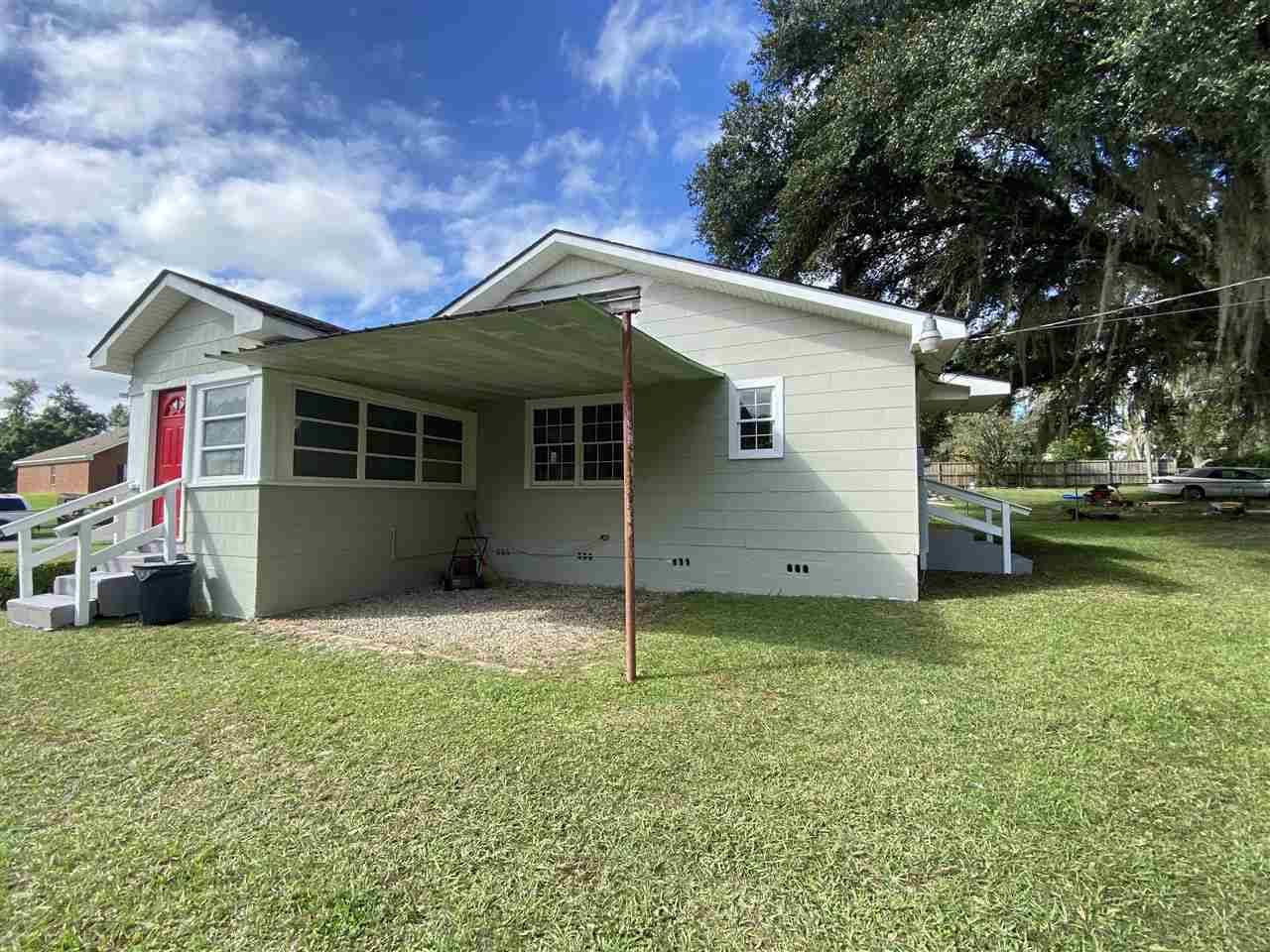 Madison, FL 32340,313 SE Oak Street