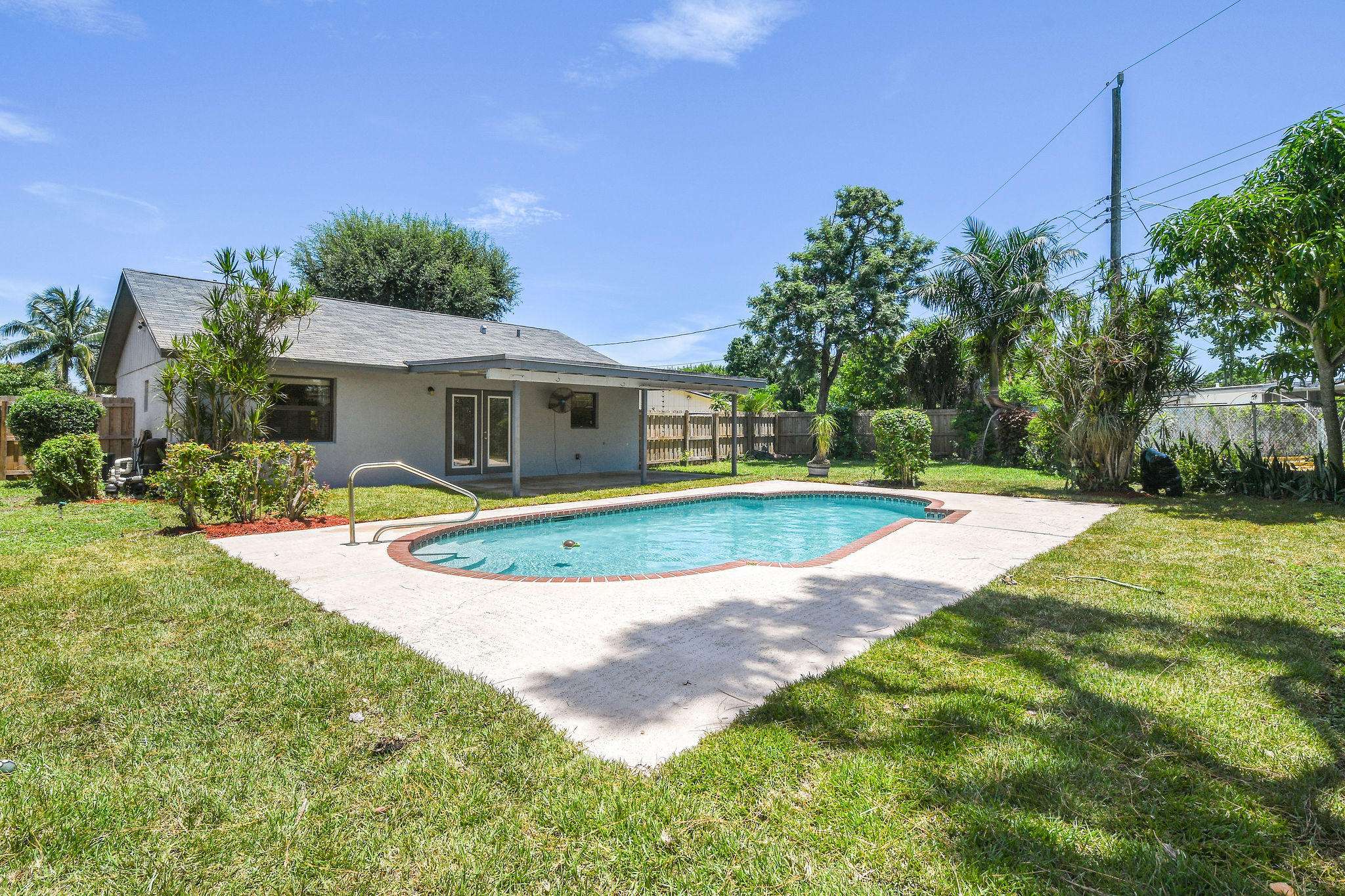 Lantana, FL 33462,1308 W Frangipani CIR