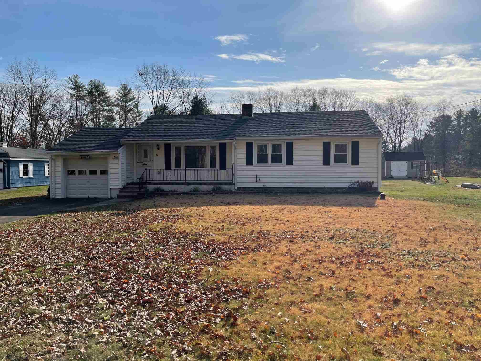 Plaistow, NH 03865,5 Woodland DR