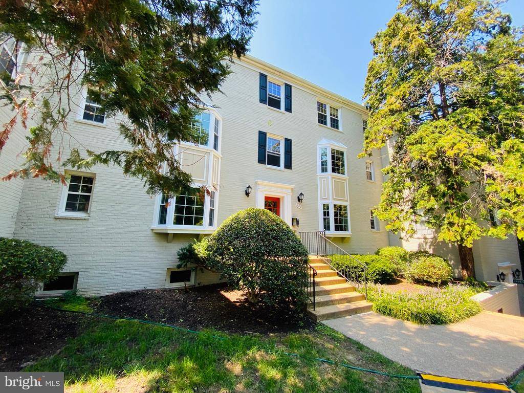 Arlington, VA 22204,824 S ARLINGTON MILL DR #202