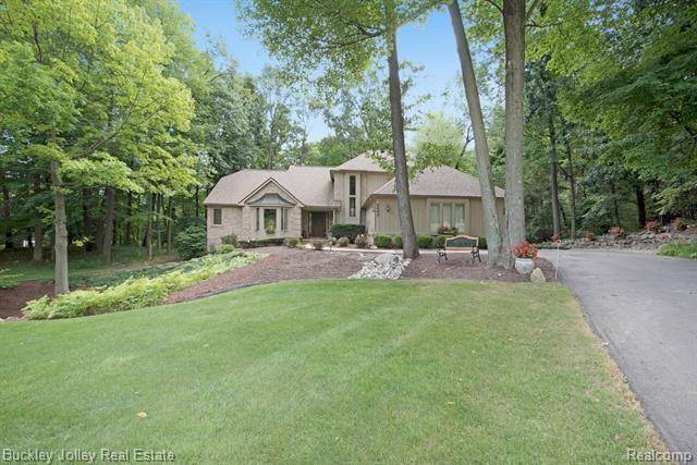 Brighton, MI 48114,2440 PINE HOLLOW TRL