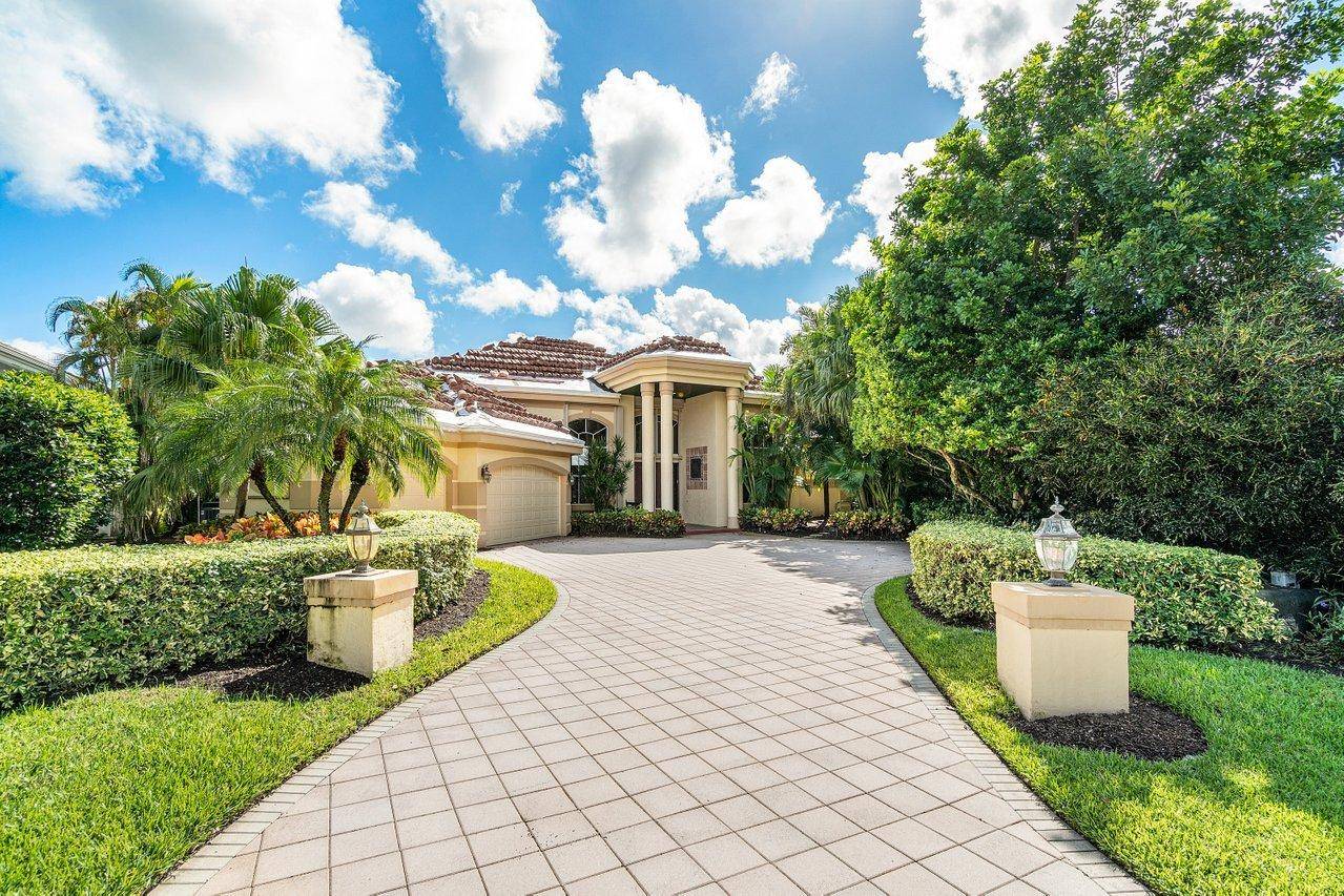 Palm Beach Gardens, FL 33418,13 Saint James DR