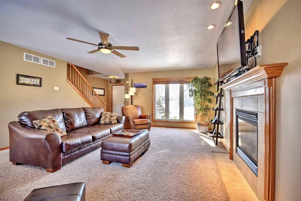 752 Fairview Terr, Verona, WI 53593