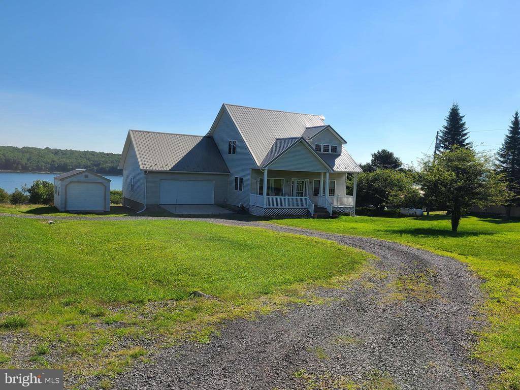 Mount Storm, WV 26739,772 GEARY WAY