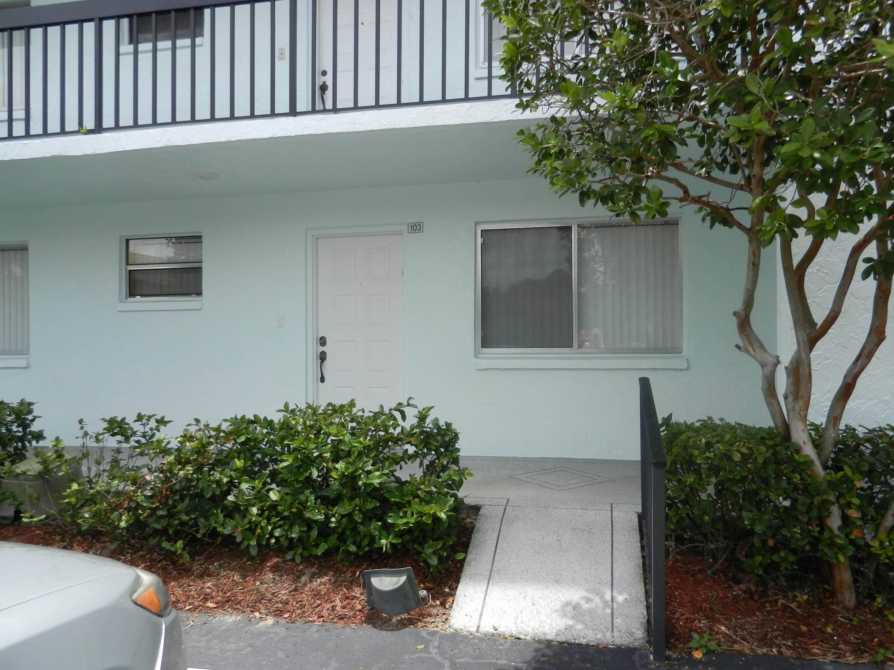 Lake Worth, FL 33467,6698 N 10th AVE 103