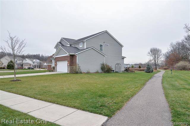 South Lyon, MI 48178,10652 BOULDERCREST DR