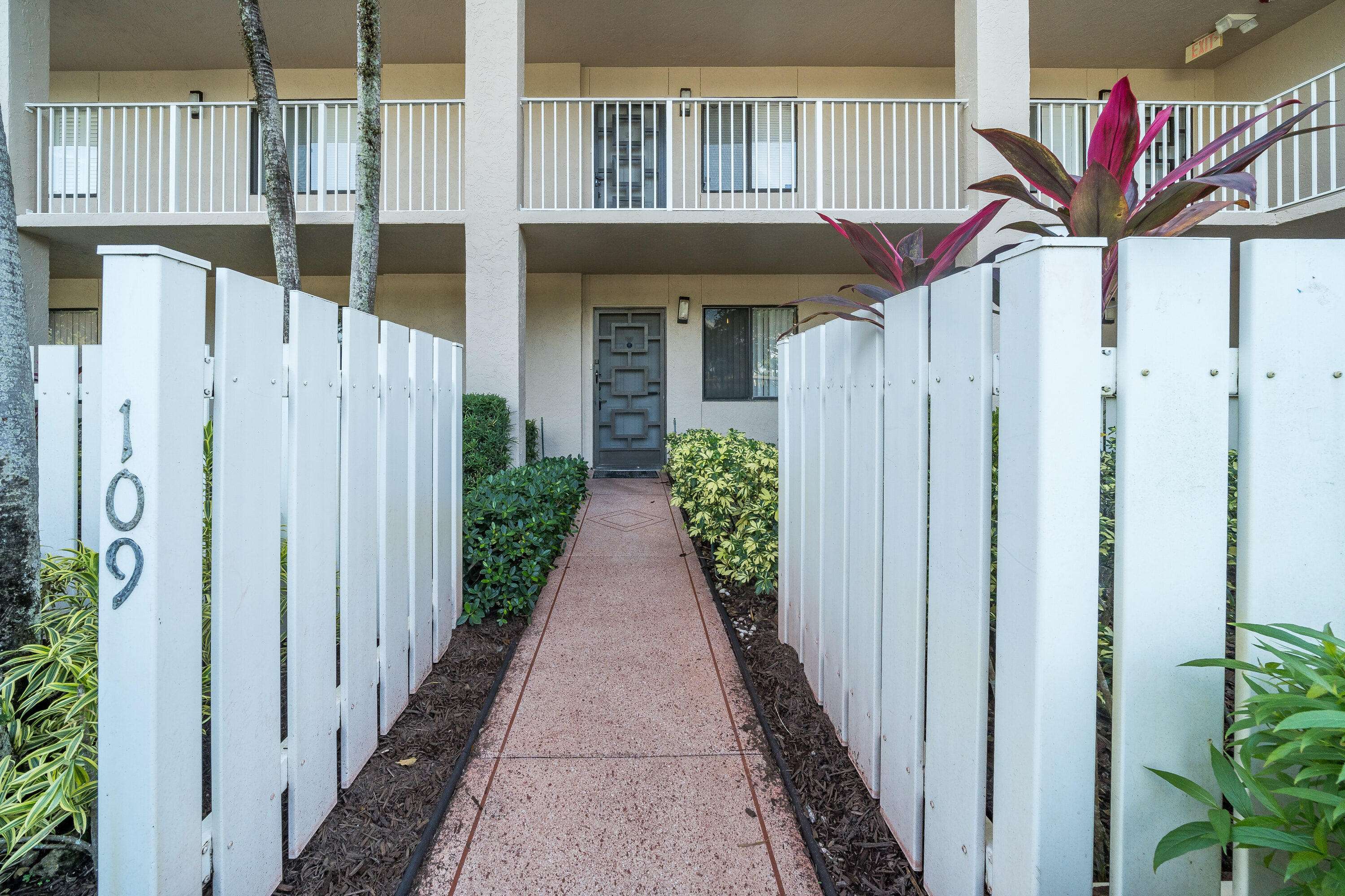 Delray Beach, FL 33484,6065 Pointe Regal CIR 109