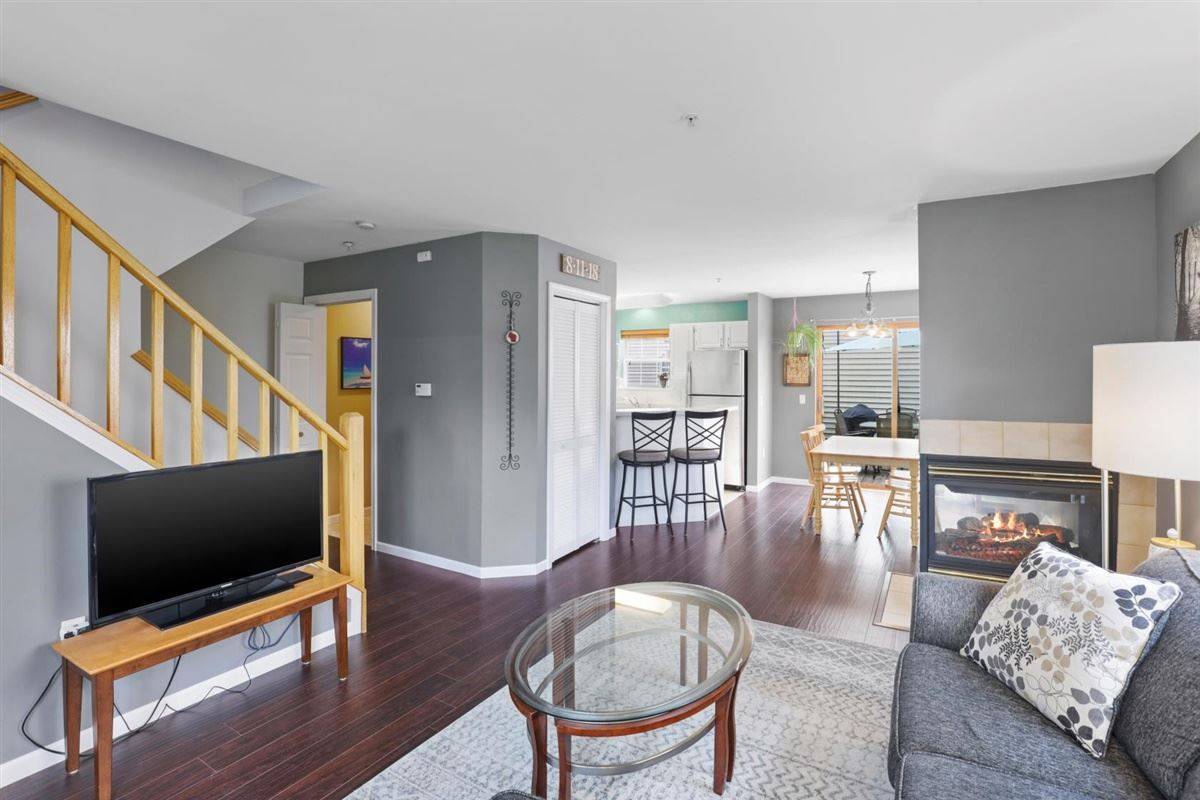 2041 McKenna Blvd, Madison, WI 53711