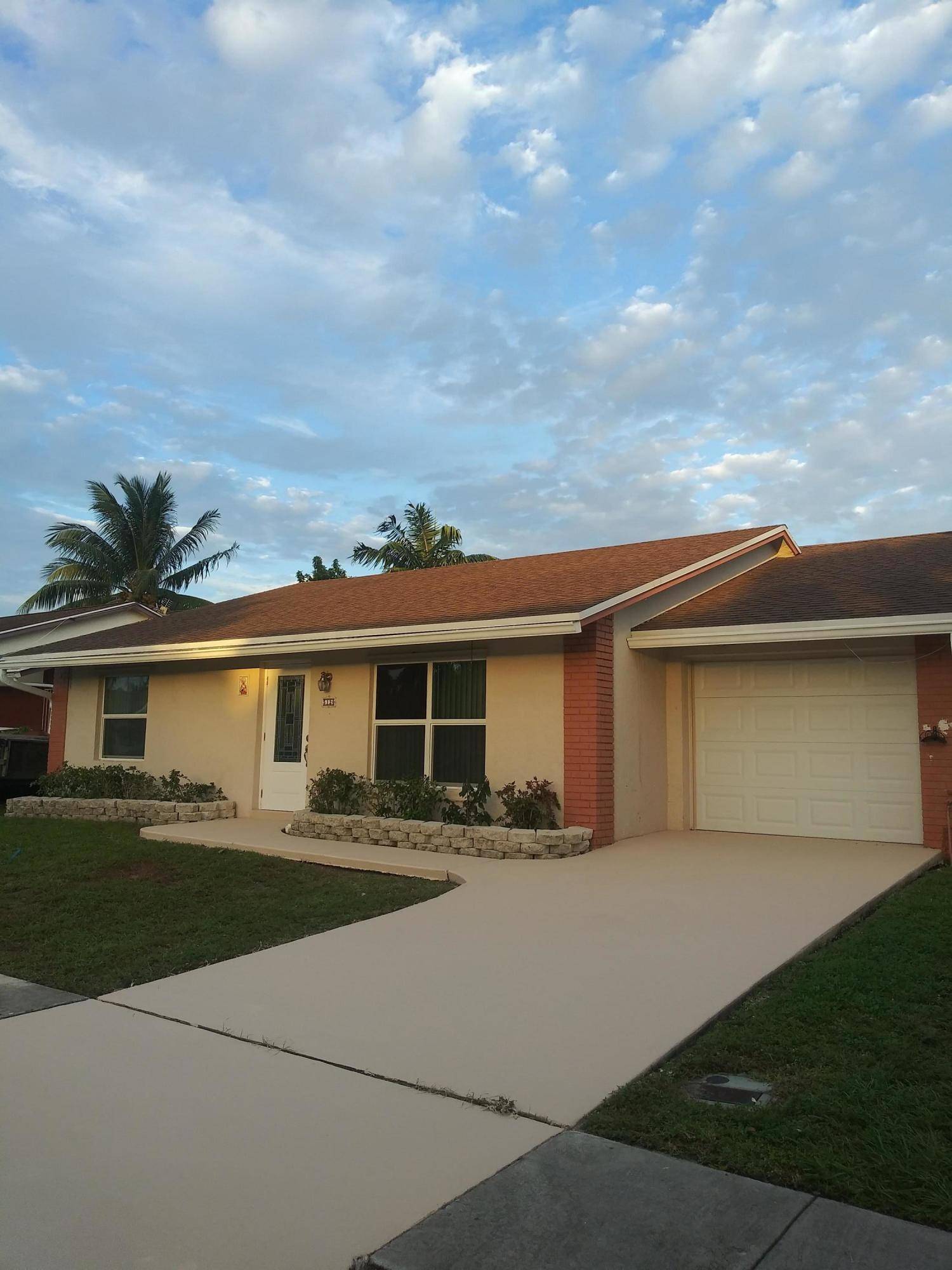 Lake Worth, FL 33463,5120 Cornell WALK