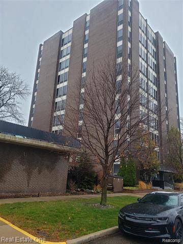 Wyandotte, MI 48192,20 CHESTNUT ST APT 301