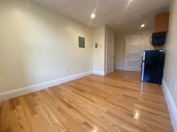 Boston, MA 02115,302 Newbury #10