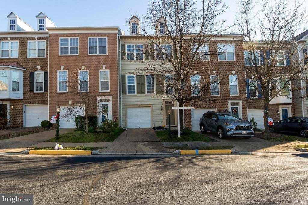 Alexandria, VA 22312,6305 SUMMER MOON LN