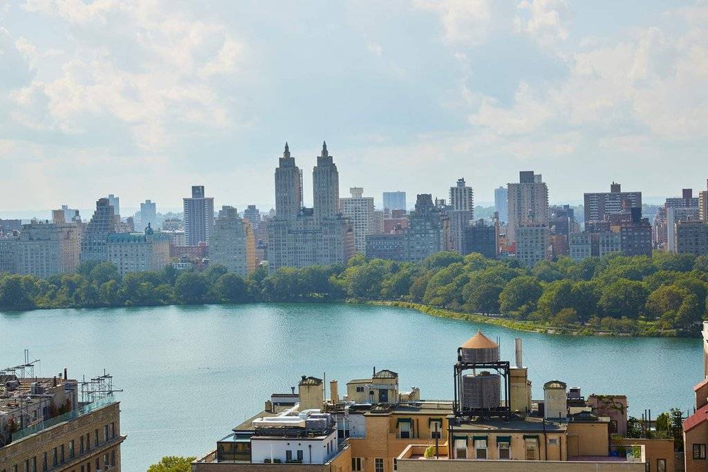 New York, NY 10128,40 East 94th Street #25B