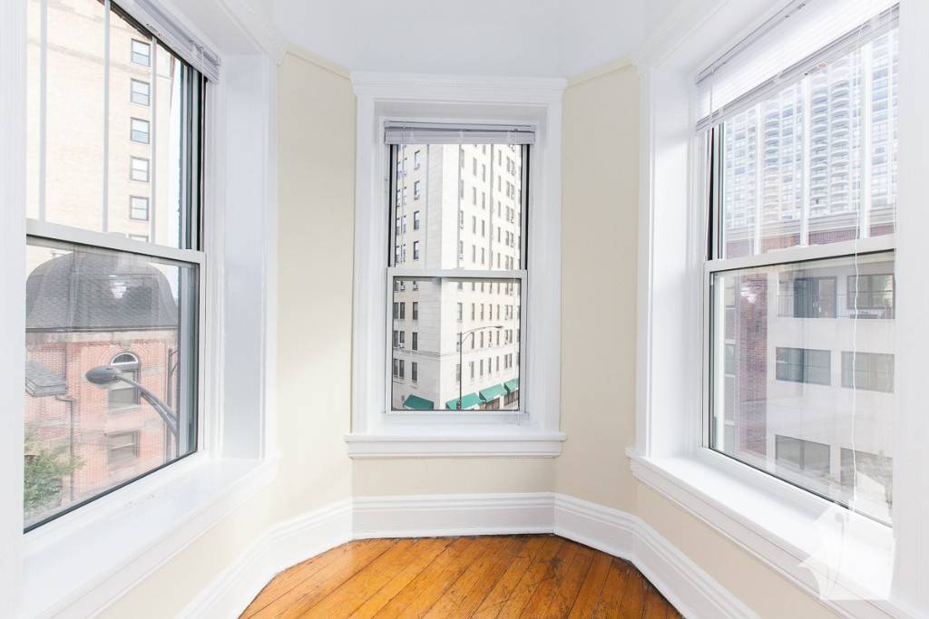 Chicago, IL 60614,326 W Dickens, Unit 22