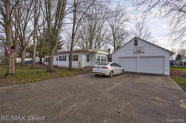 Clio, MI 48420,8709 PINE CRT