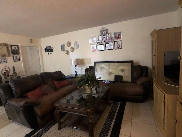 Boynton Beach, FL 33436,420 Meadows CIR