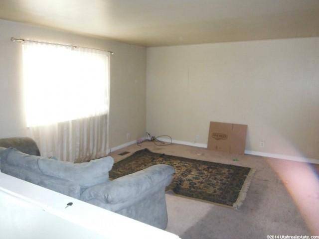 Salt Lake City, UT 84118,3286 W BLUERIDGE DR