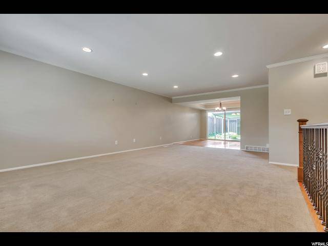 Murray, UT 84107,889 E THREE FOUNTAINS DR #218