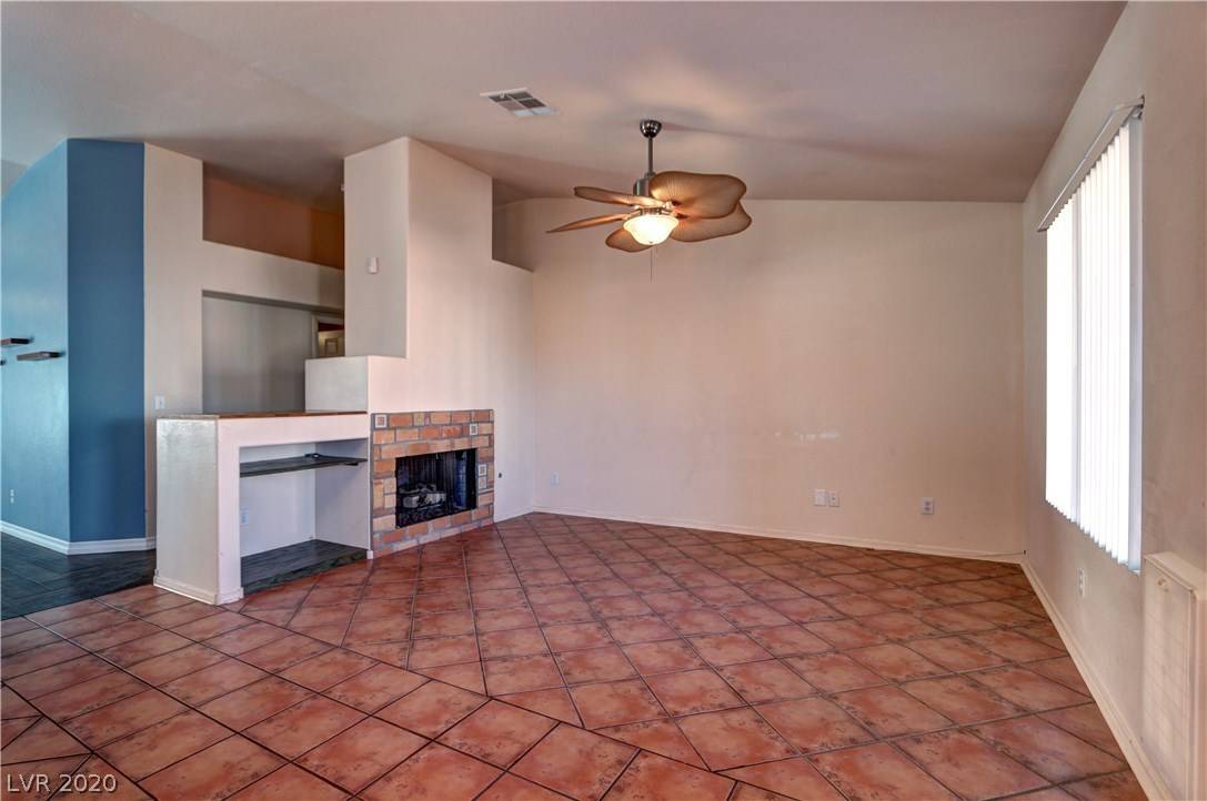 Henderson, NV 89002,736 Canyon Country Circle