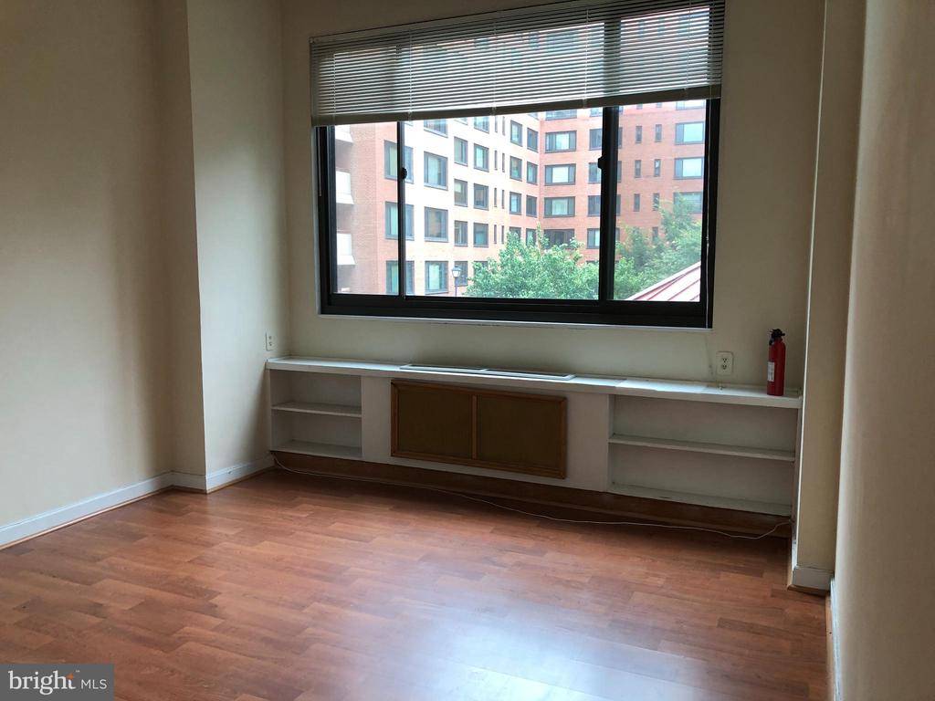 Arlington, VA 22209,1011 ARLINGTON BLVD #304