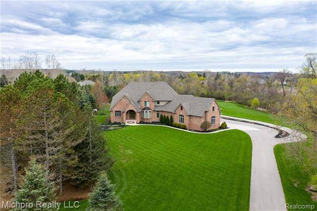 Bruce Twp, MI 48065,73443 HIDDEN CREEK LN