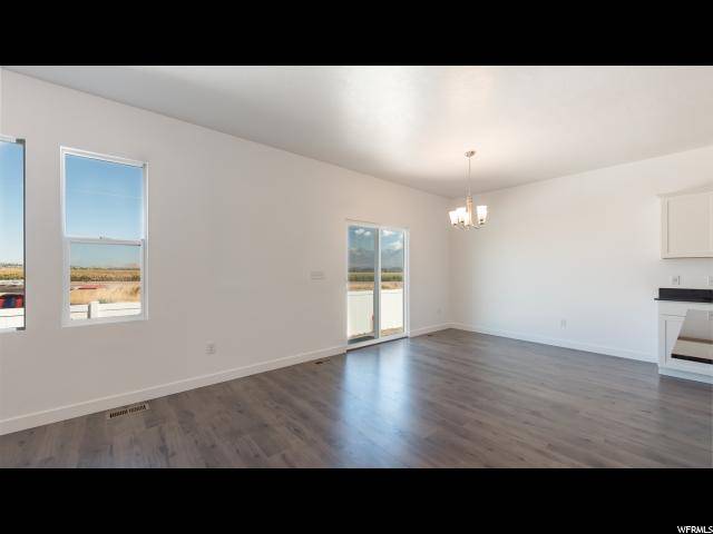 Layton, UT 84041,980 E NICHOLES AVE #247