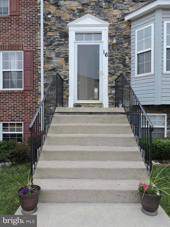 Charles Town, WV 25414,16 SAGEWOOD ST