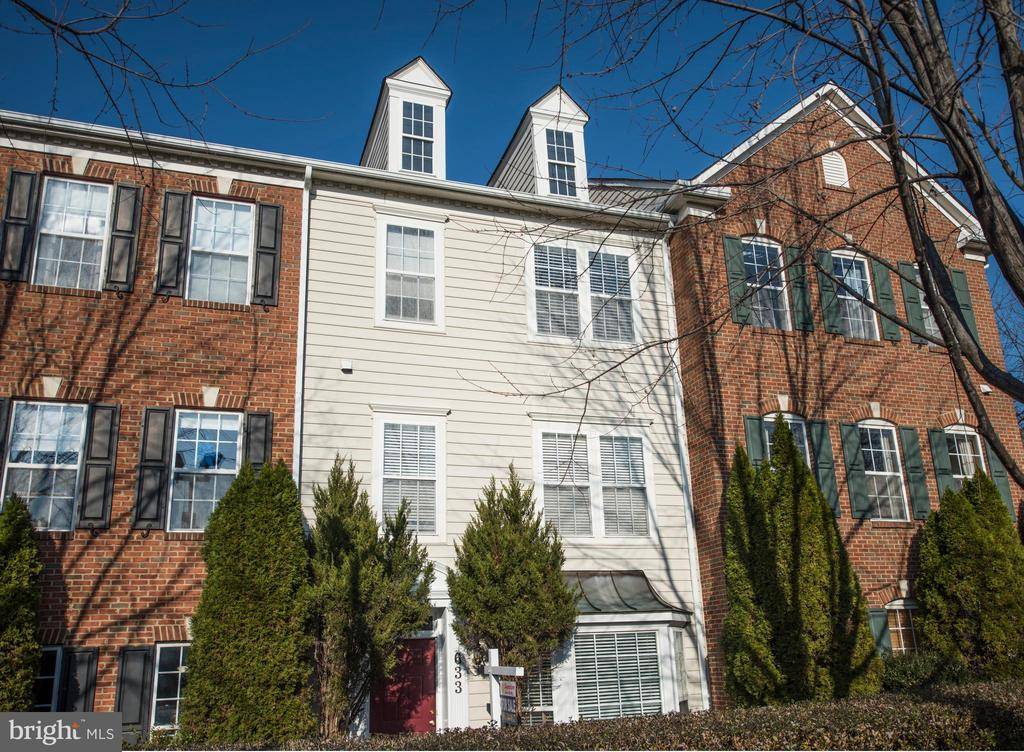 Gaithersburg, MD 20878,633 CHESTNUT HILL MEWS