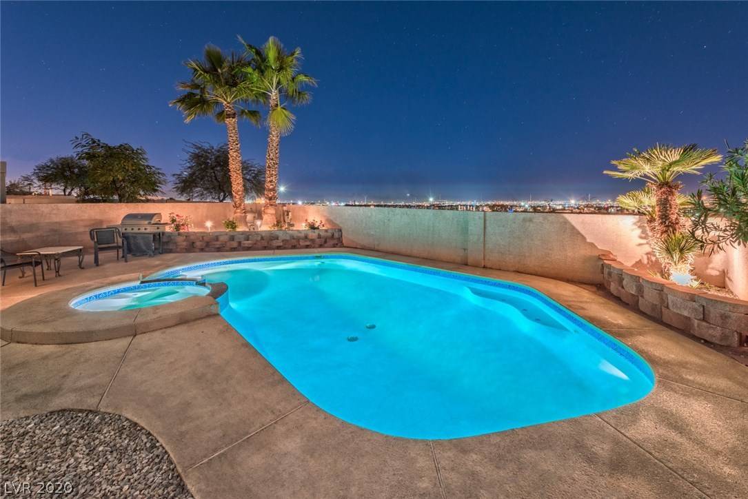 Henderson, NV 89074,70 Desert Rain Court