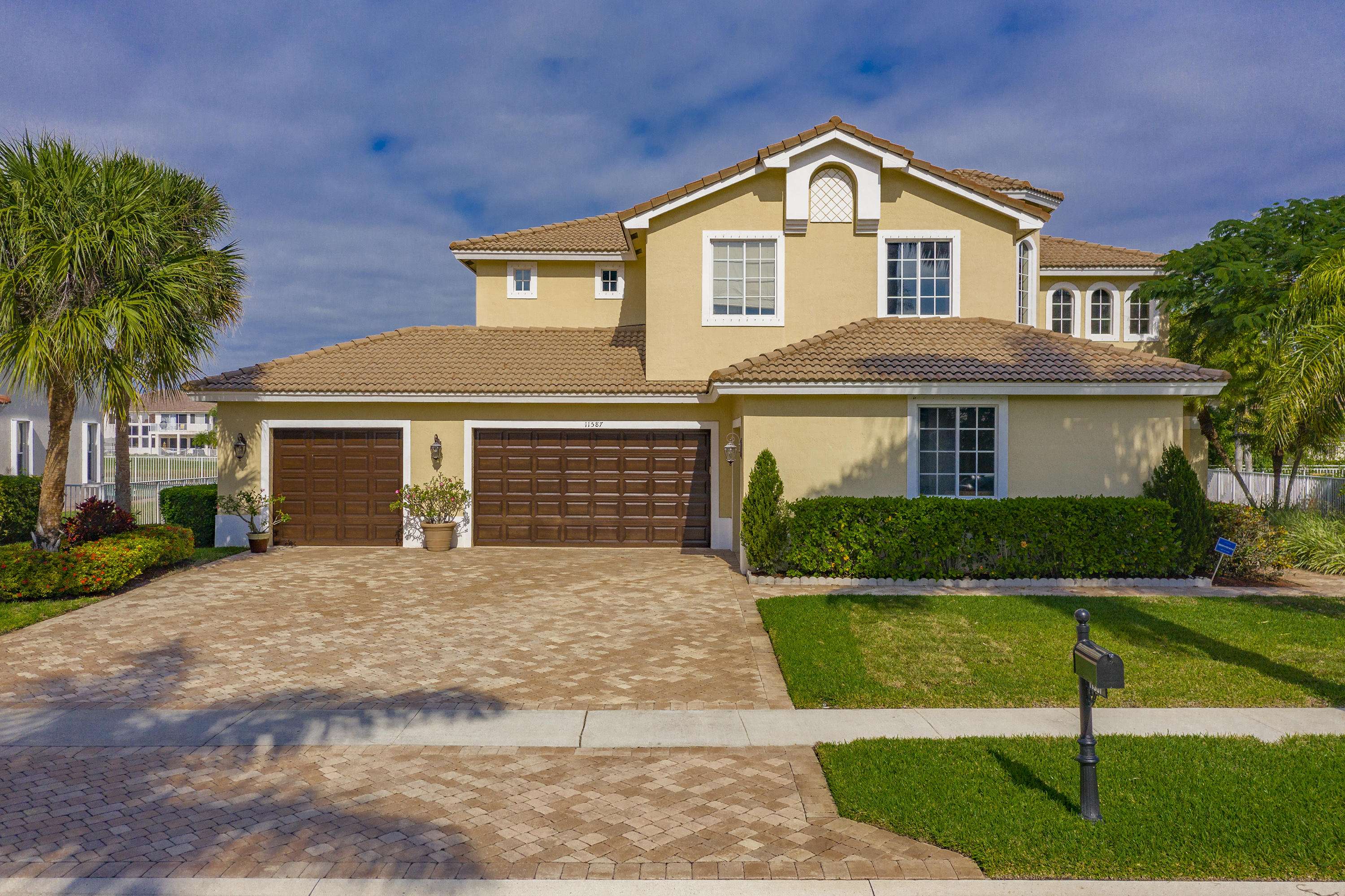 Wellington, FL 33449,11587 Manatee Bay LN