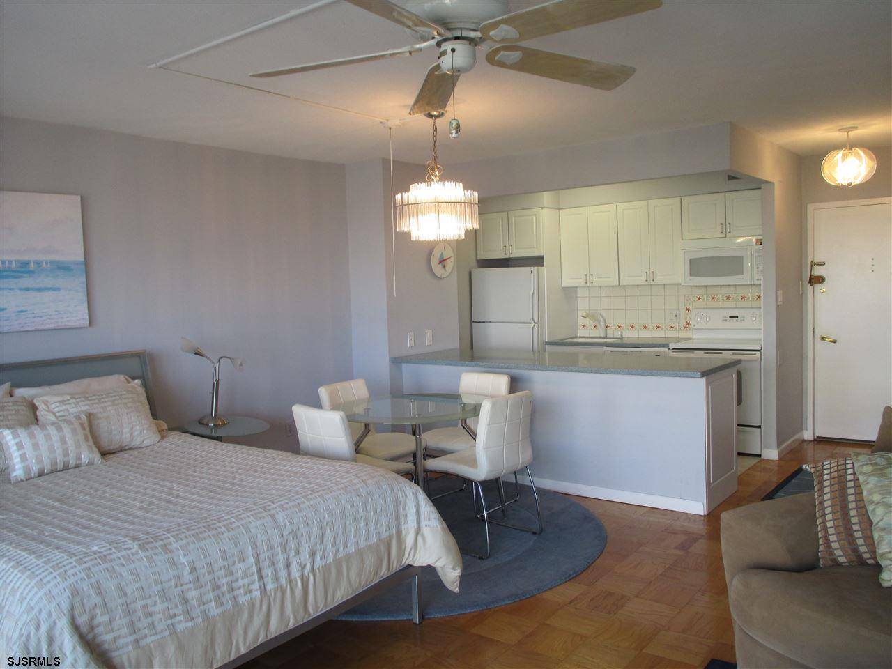 Ventnor, NJ 08406,4800 Boardwalk #408