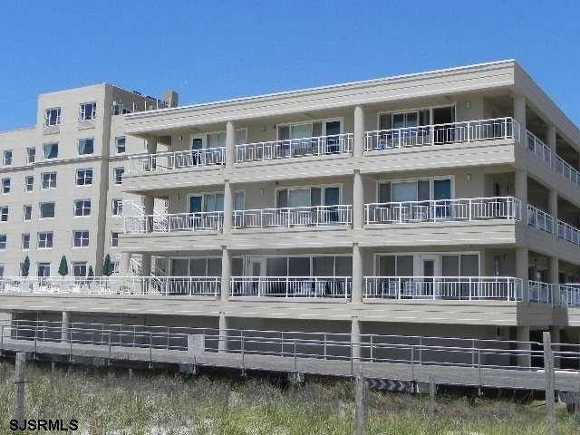 Ventnor, NJ 08406,6100 Boardwalk #306