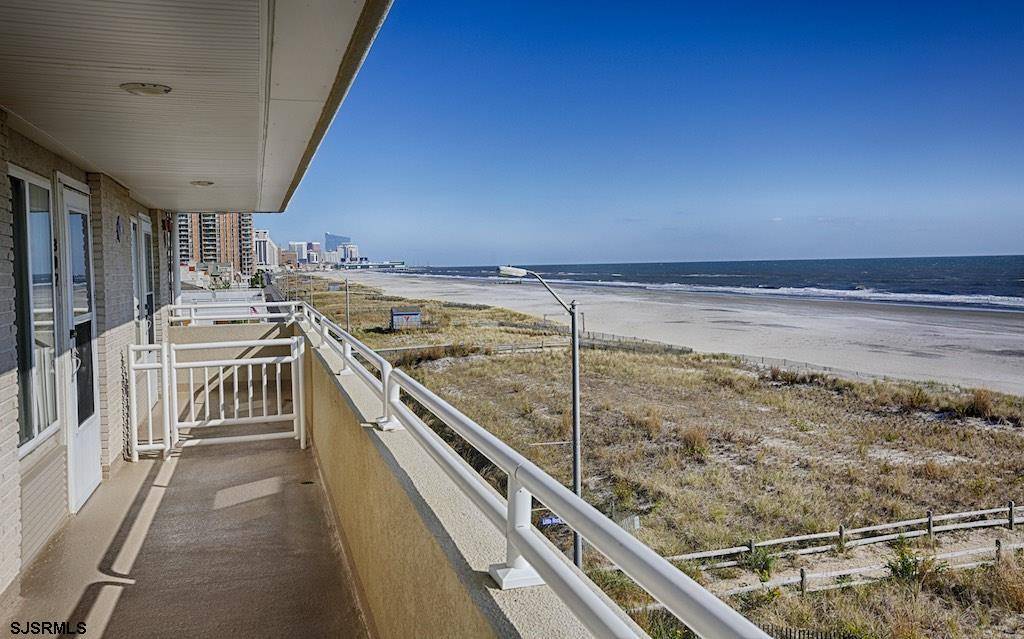 Ventnor, NJ 08406,5300 Boardwalk #302