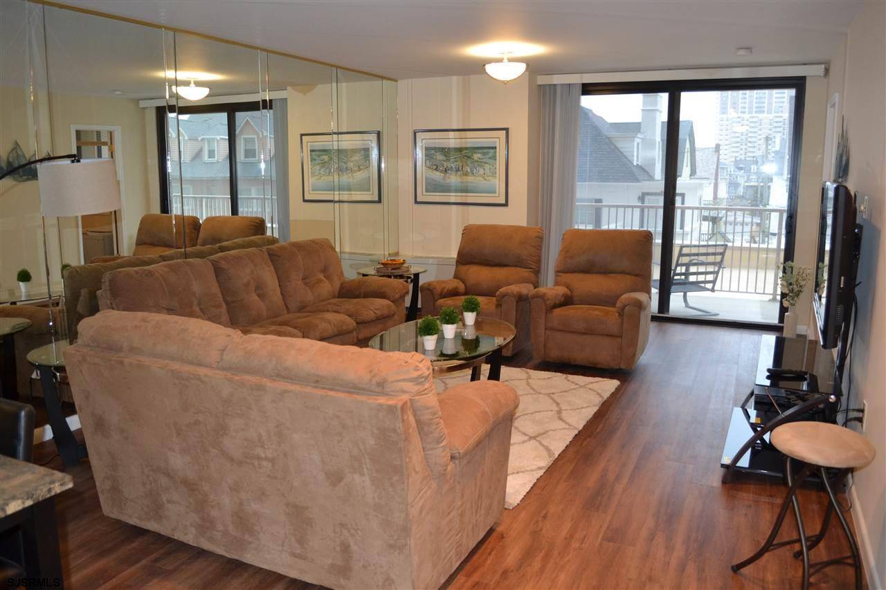 Ventnor, NJ 08406,5000 Boardwalk #108