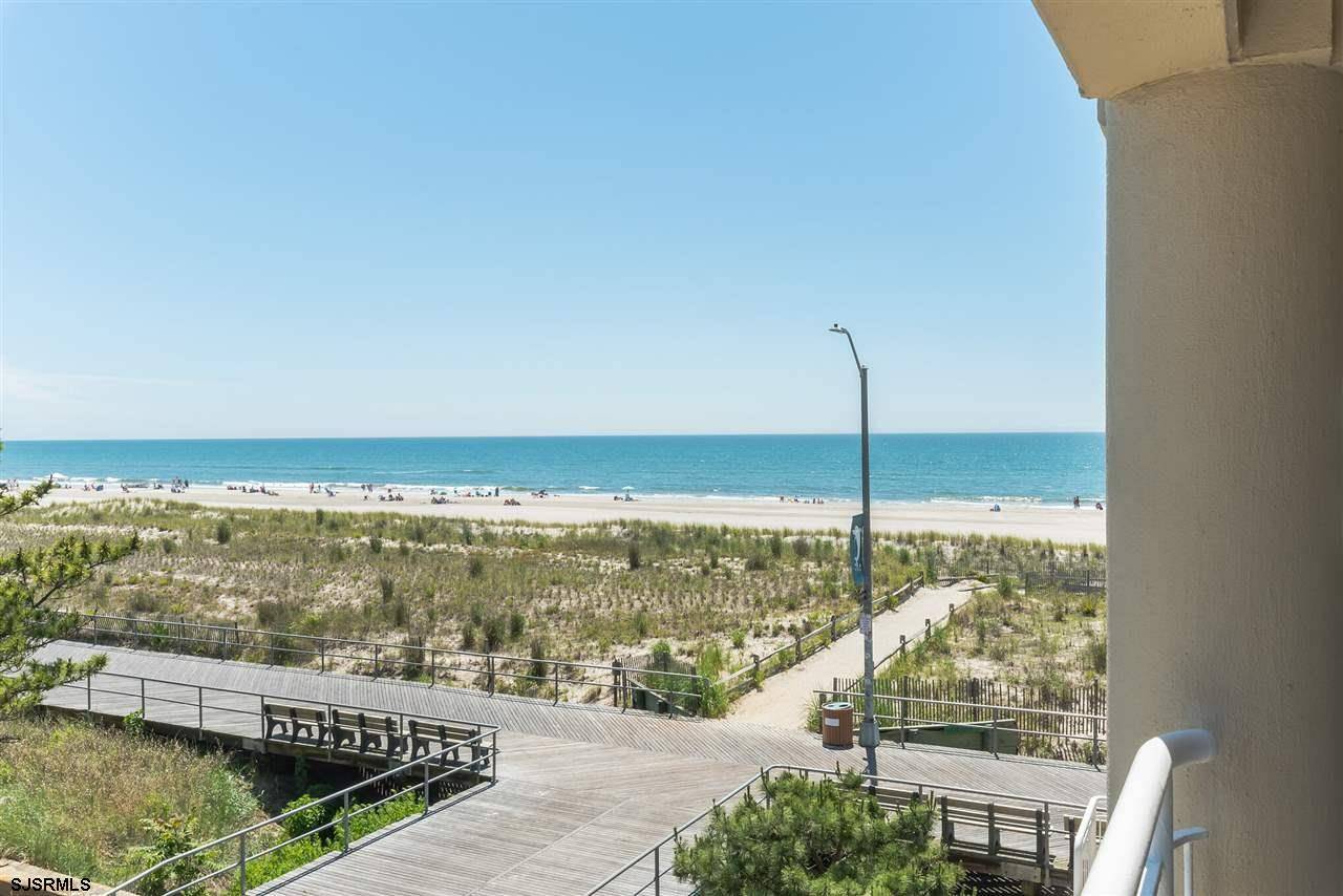 Ventnor, NJ 08406,6100 Boardwalk #210