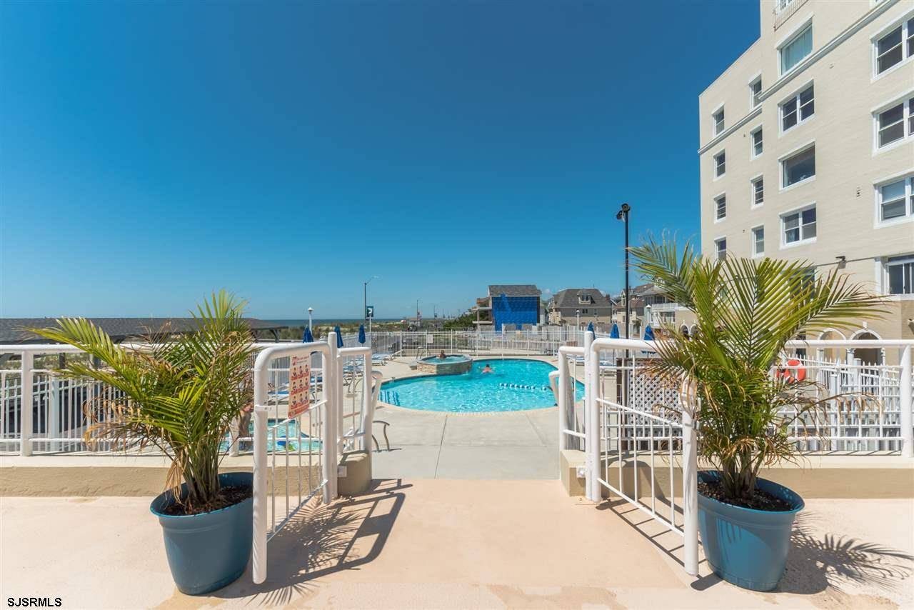 Ventnor, NJ 08406,6100 Boardwalk #210