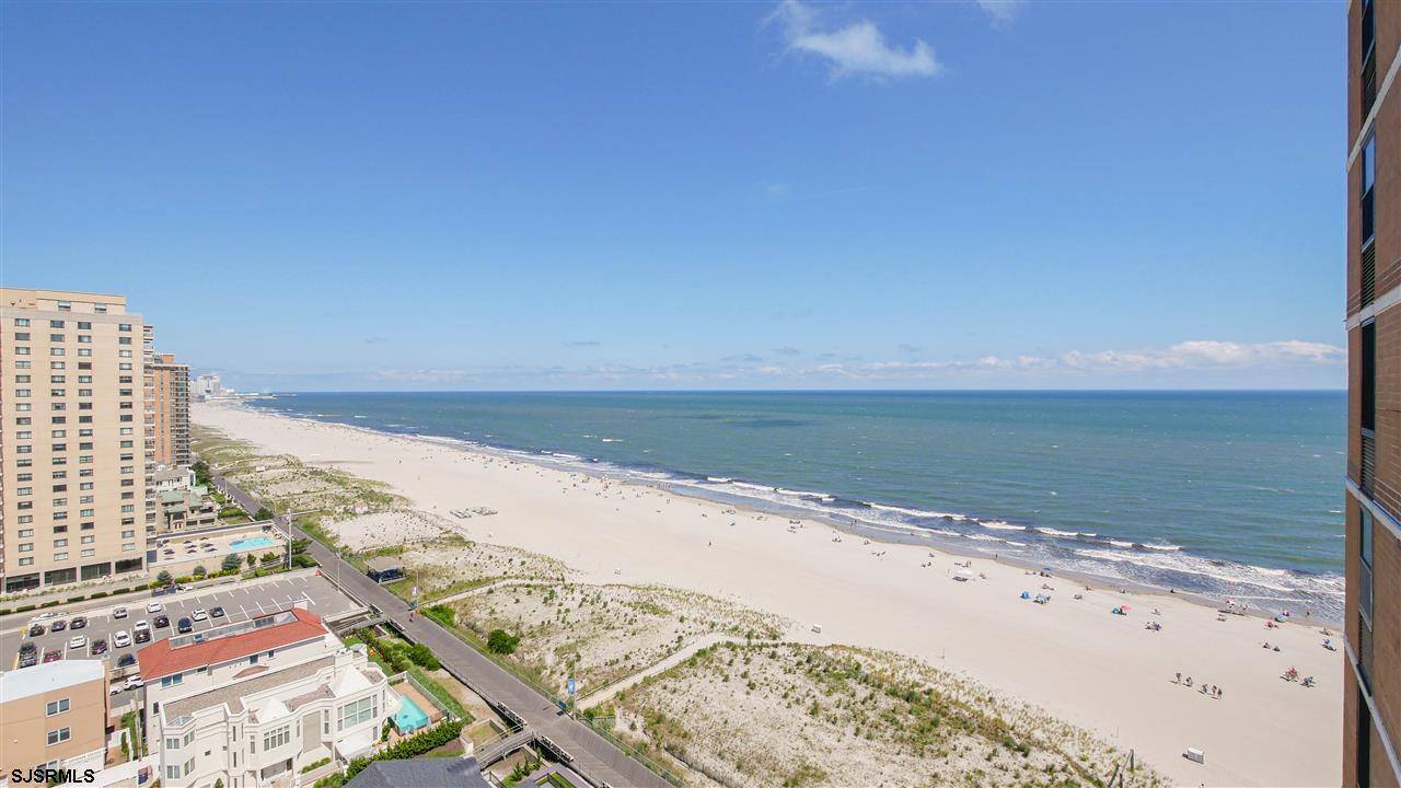 Ventnor, NJ 08406,5200 Boardwalk #18D