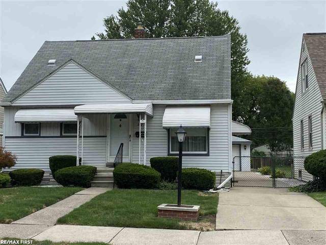 St. Clair Shores, MI 48081,25716 WINTON ST