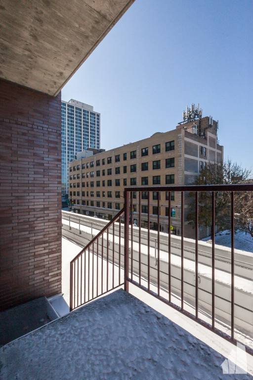 Chicago, IL 60613,3833 NORTH BROADWAY ST., Unit 414