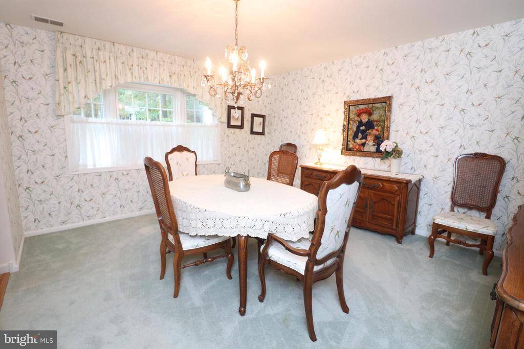 Egg Harbor Township, NJ 08234,102 BISHOP CT