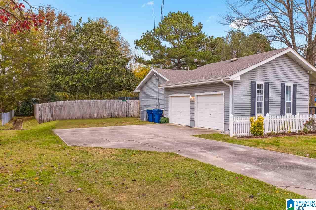 Alabaster, AL 35007,214 MEADOWLARK DR