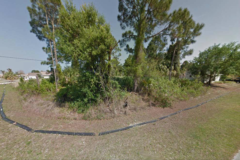 Port Saint Lucie, FL 34953,846 SW Andrew RD